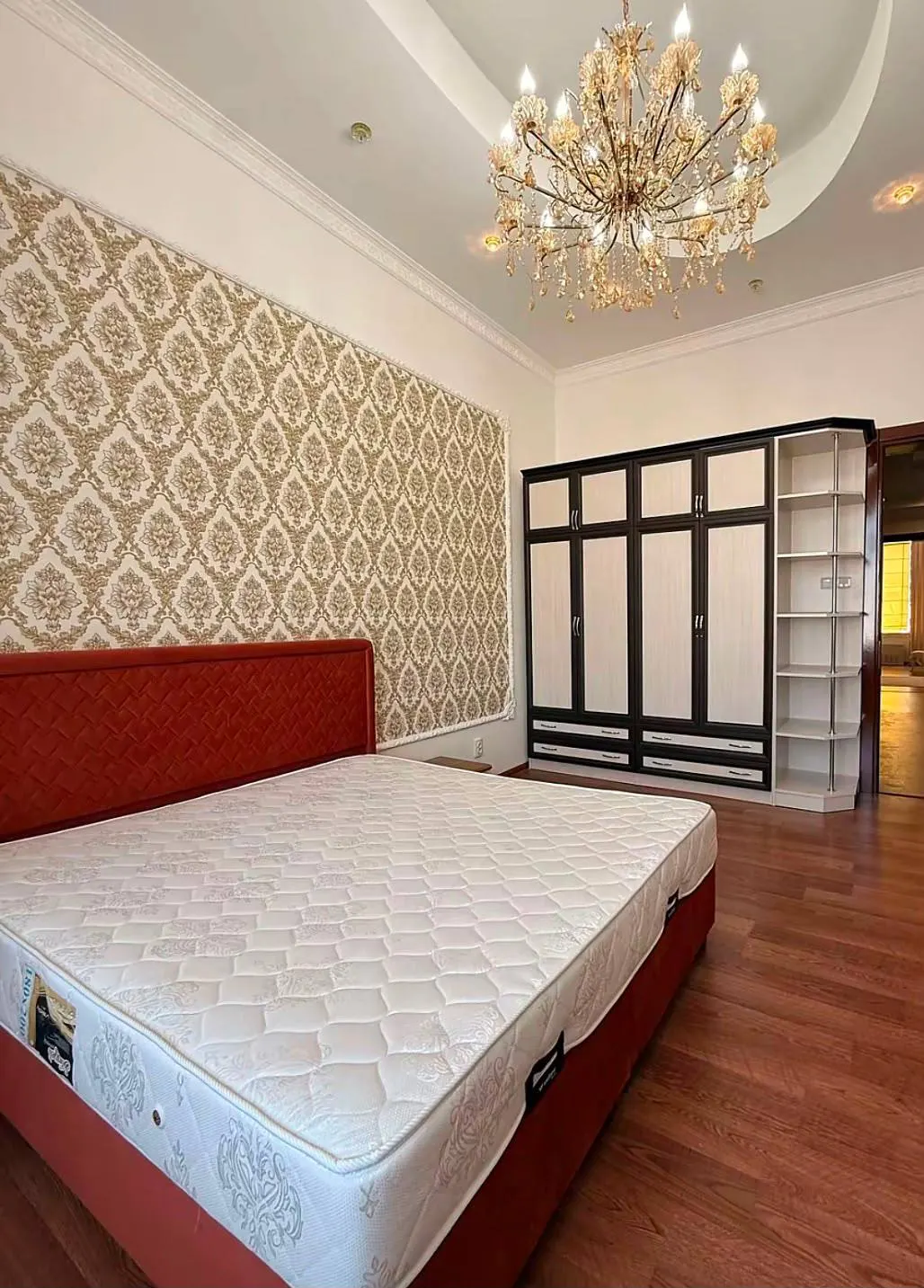 Сдаётся 4-комнатная квартира, 200 м², 7/9 этаж — Алмазарский район