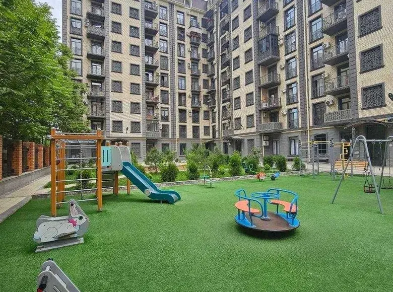 Sotiladi 3 xonali kvartira, 64 m², 2/10 qavat — Yakkasaroy tumani