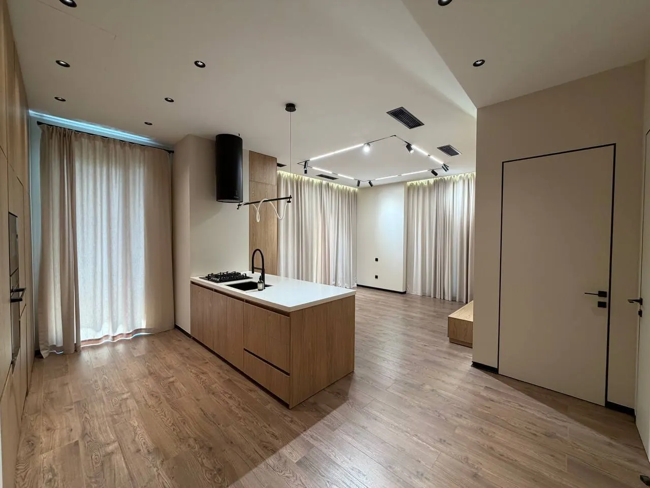 Sotiladi 3 xonali kvartira, 83 m², 8/13 qavat — Mirobod tumani