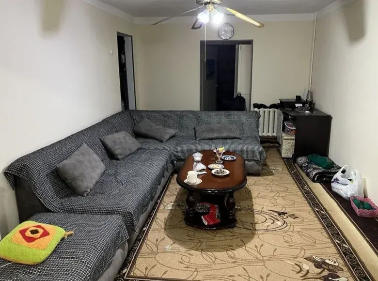 Продаётся 3-комнатная квартира, 60 м², 3/4 этаж — Тамдынский район