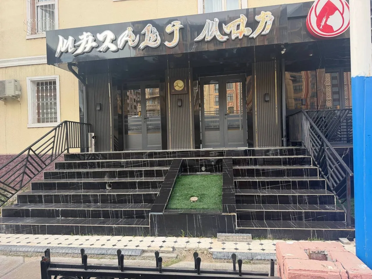 Ijaraga beriladi tijorat binosi, 90 m² — Yakkasaroy tumani