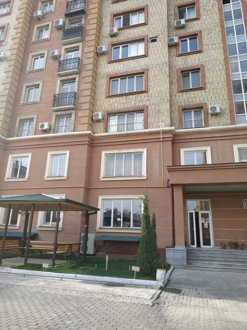 Ijaraga beriladi 4 xonali kvartira, 200 m², 3/8 qavat — Yakkasaroy tumani