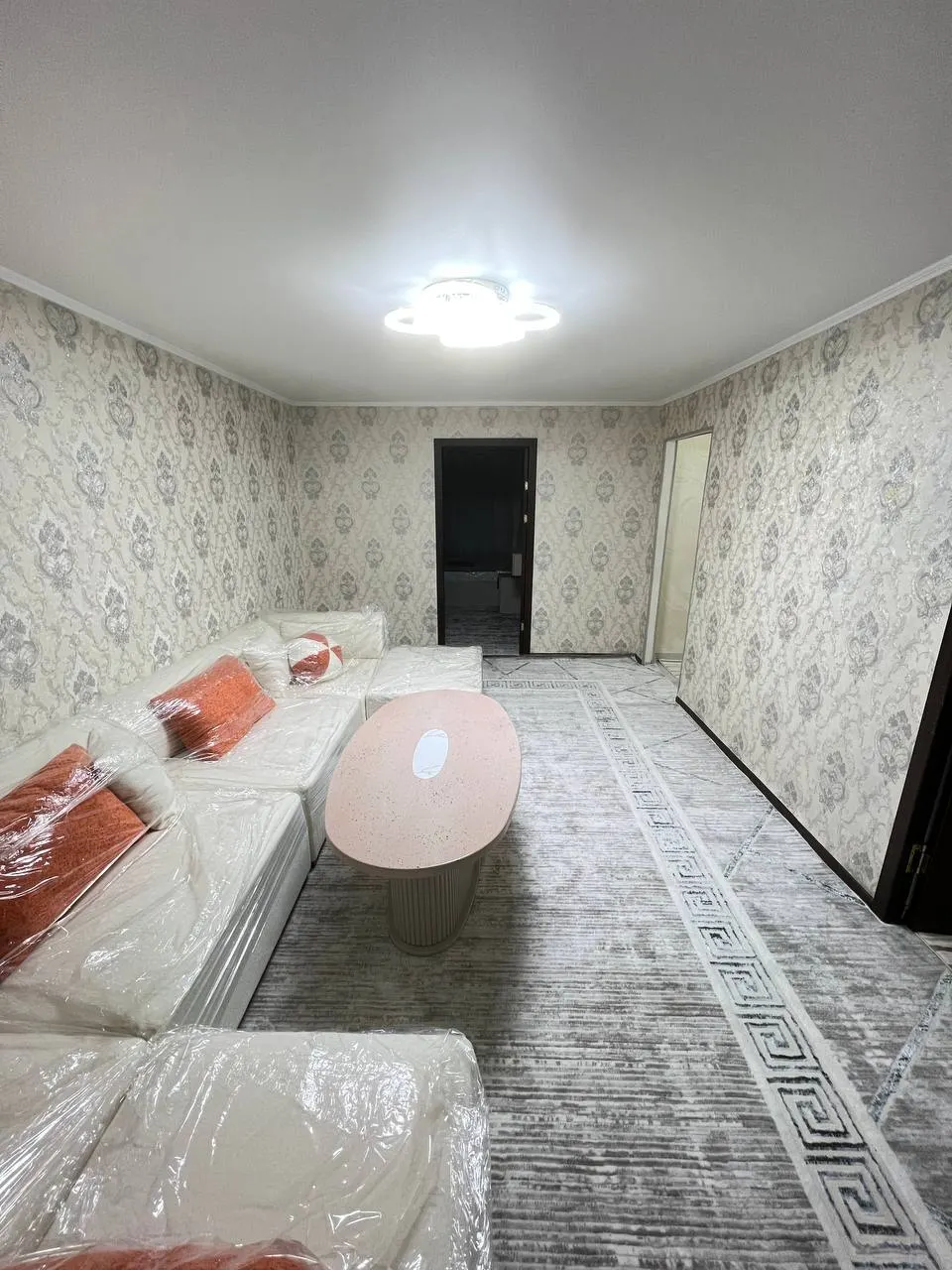 Сдаётся 2-комнатная квартира, 54 м², 1/4 этаж — Чиланзарский район