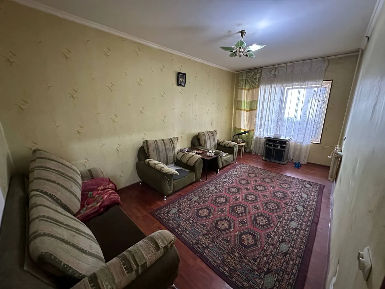 Продаётся 3-комнатная квартира, 80 м², 3/4 этаж — Бектемирский район