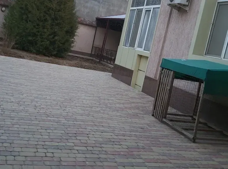 Сотилади 6 хонали ҳовли уй, 5 сотих — Яккасарой тумани