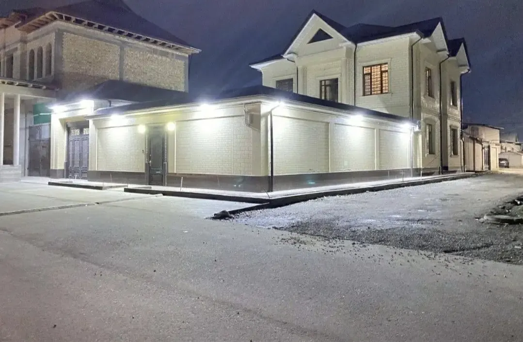 Sotiladi hovli uy, 4,6 sotix, 2 qavatli — Yangihayot tumani