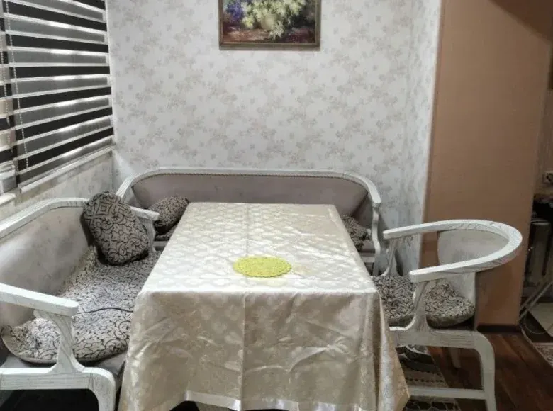 Продаётся 3-комнатная квартира, 63 м², 1/5 этаж — Мирзо-Улугбекский район