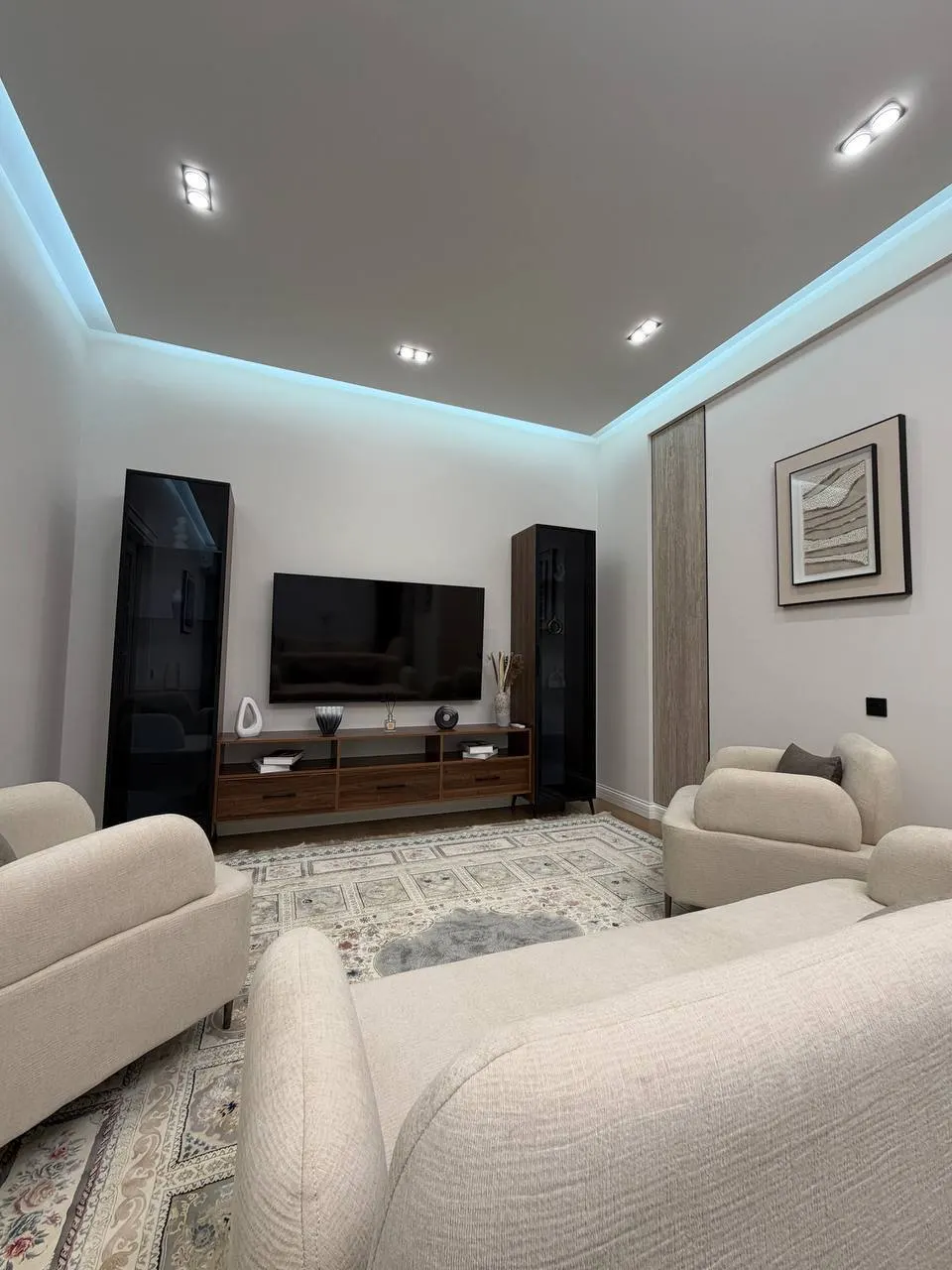 Sotiladi 3 xonali kvartira, 108 m², 8/16 qavat — Yakkasaroy tumani