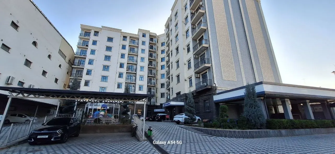 Продаётся 6-комнатная квартира, 240 м², 9/9 этаж — Юнусабадский район