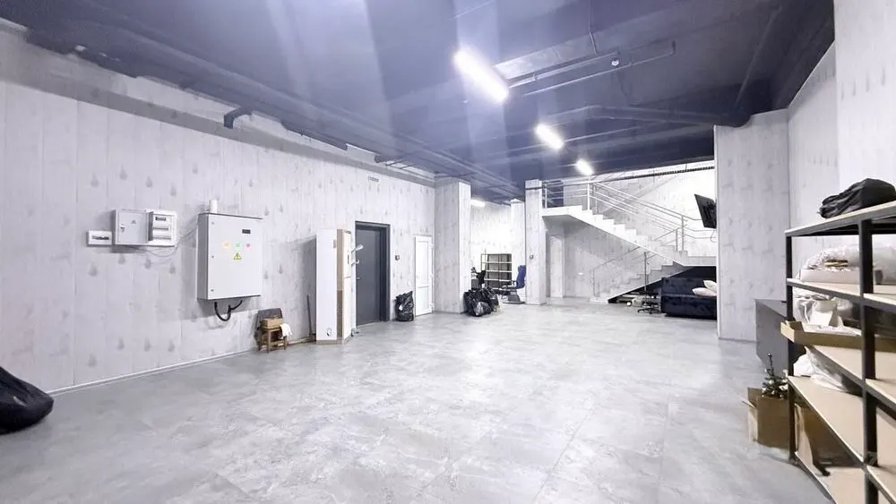 Sotiladi tijorat binosi, 230 m², 1/1 qavat — Yakkasaroy tumani