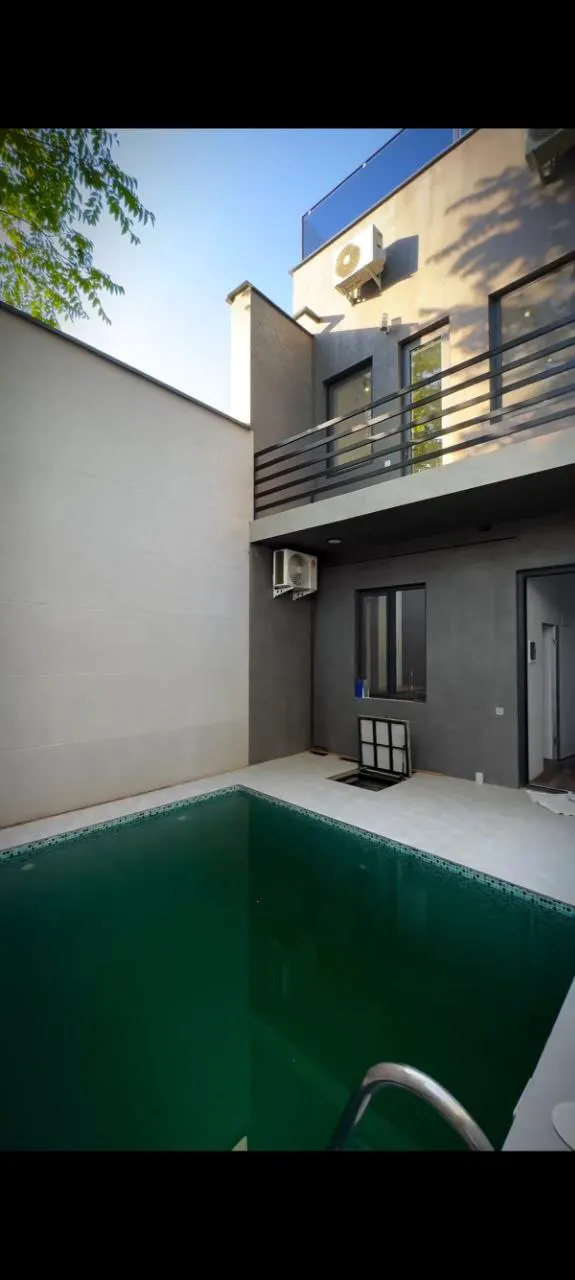 Sotiladi 5 xonali hovli uy, 1.7 sotix, 130 m² — Yashnobod tumani