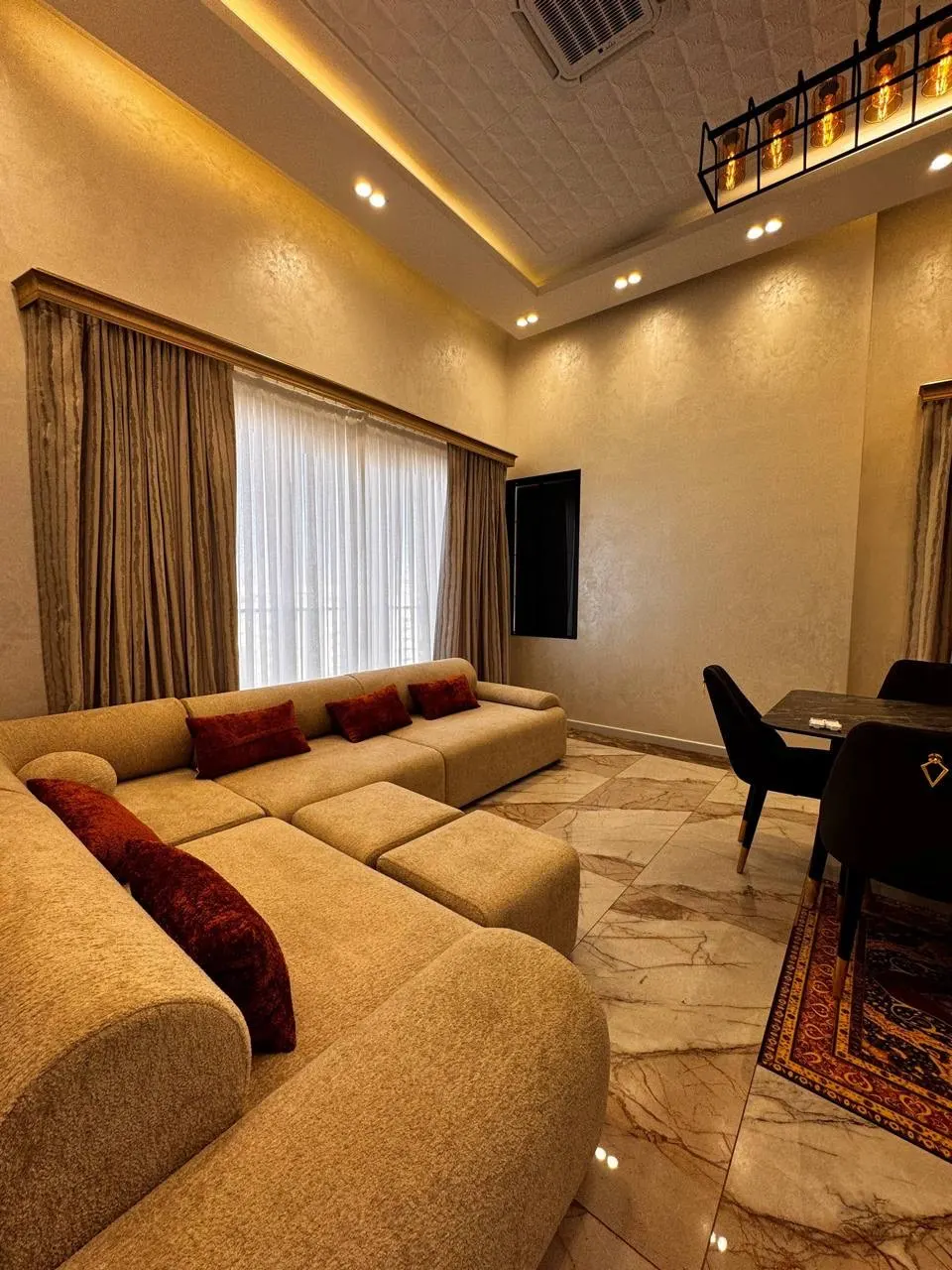 Ijaraga beriladi 6 xonali kvartira, 240 m², 8/9 qavat — Shayxontohur tumani