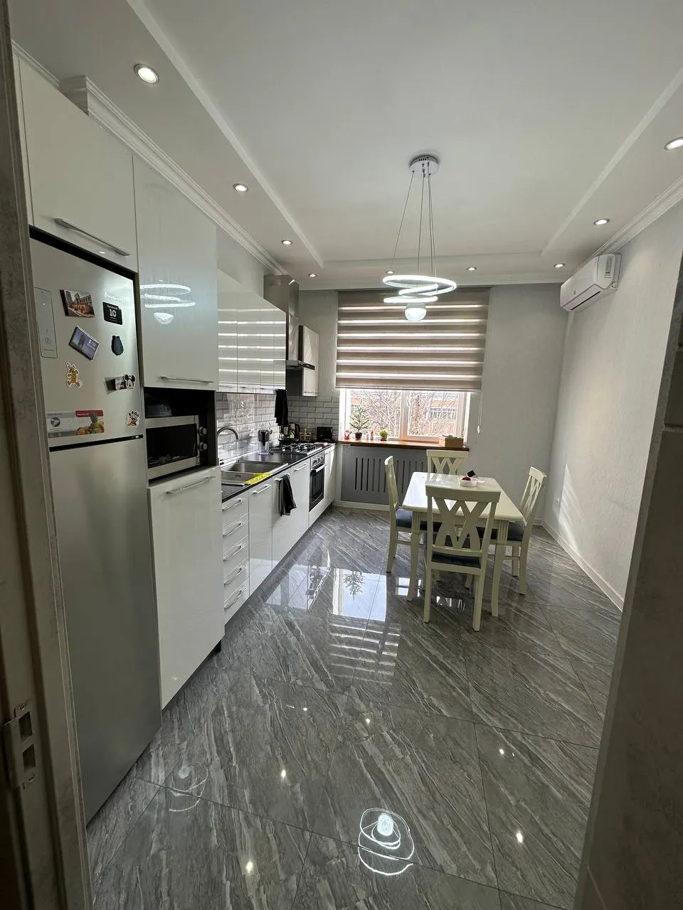 Ijaraga beriladi 3 xonali kvartira, 110 m², 4/8 qavat — Mirobod tumani
