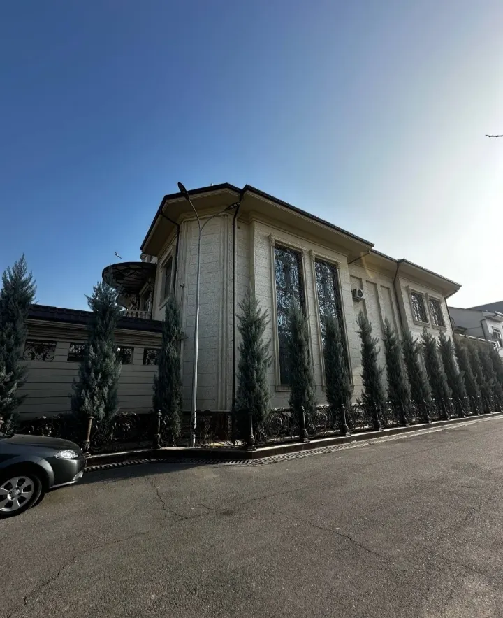 Sotiladi 6 xonali hovli uy, 10 sotix — Yashnobod tumani