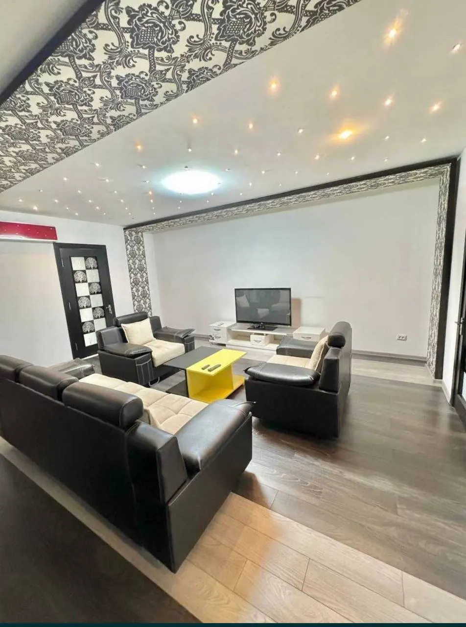 Sotiladi 3 xonali kvartira, 73 m², 3/5 qavat — Mirobod tumani