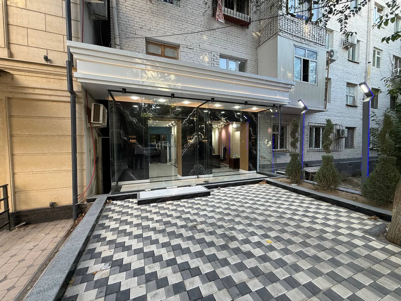 Сотилади тижорат биноси, 90 м², 1/5 қават — Яккасарой тумани
