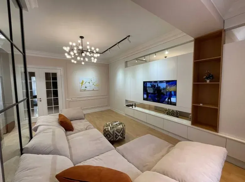 Сотилади 3 хонали квартира, 111 м², 4/8 қават — Миробод тумани