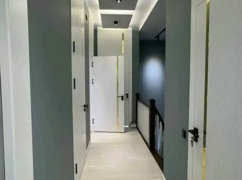 Сотилади 6 хонали ҳовли уй, 180 м² — Чилонзор тумани