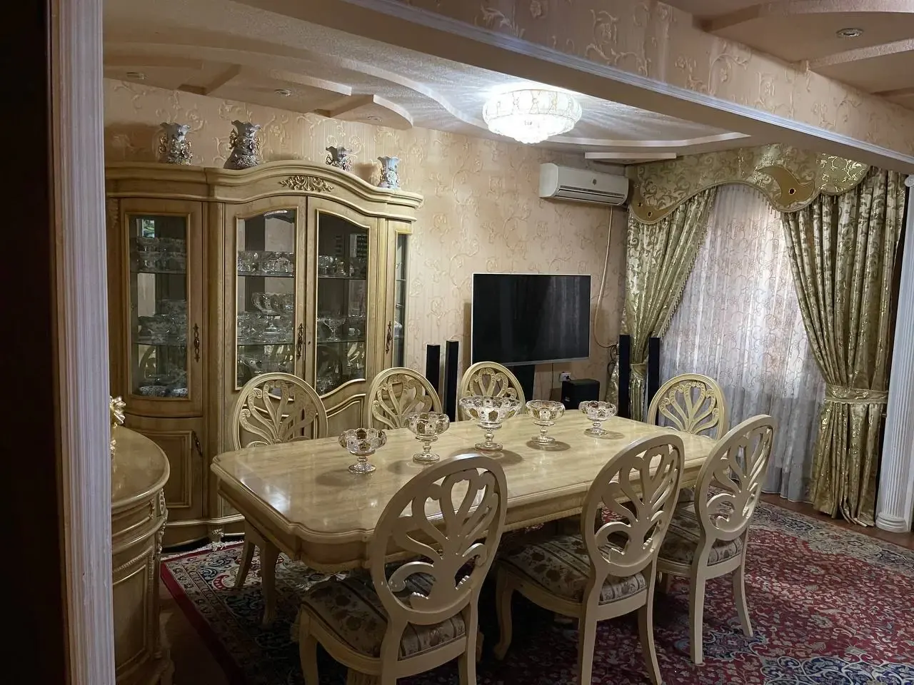Сотилади 4 хонали квартира, 98 м², 1/5 қават — Юнусобод тумани