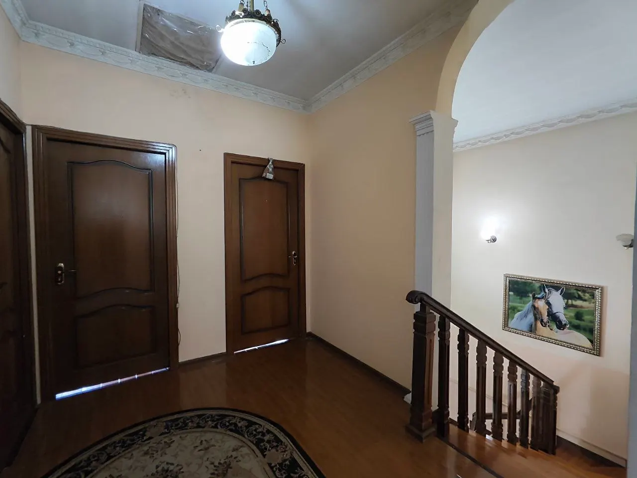Sotiladi 6 xonali hovli uy, 255 m², 1/2 qavat — Yunusobod tumani