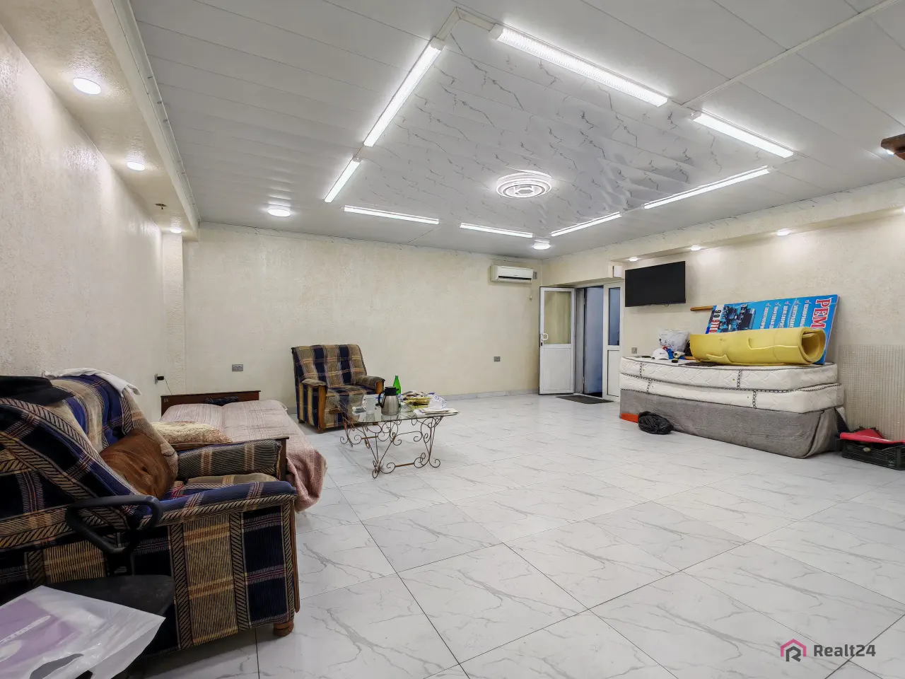 Сдаётся офис, 110 м², 1/1 этаж — Учтепинский район