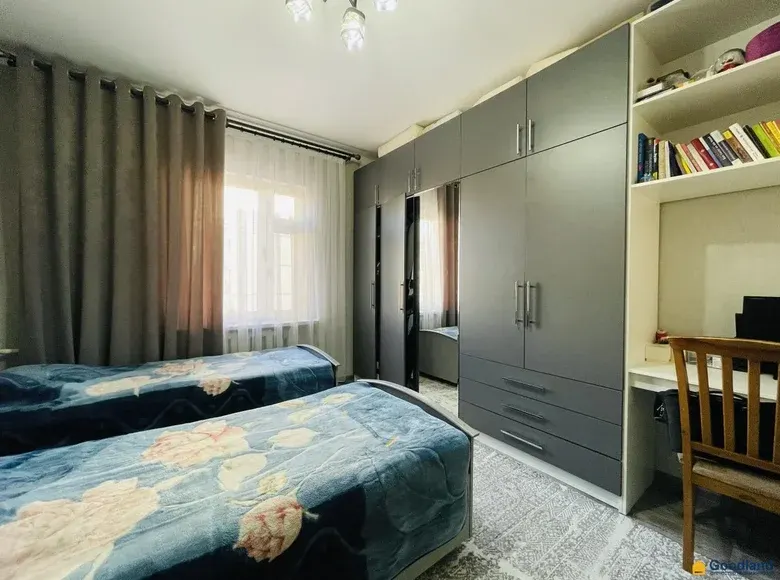 Сотилади 4 хонали квартира, 100 м², 5/9 қават — Мирзо Улуғбек тумани