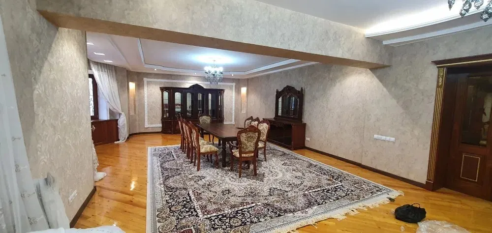 Сдаётся 4-комнатная квартира, 280 м², 5/7 этаж — Мирабадский район