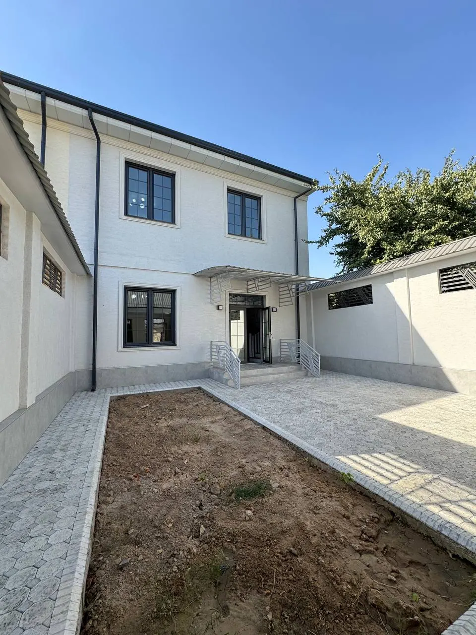 Сотилади 5 хонали ҳовли уй, 3.8 сотих, 200 м² — Бектемир тумани