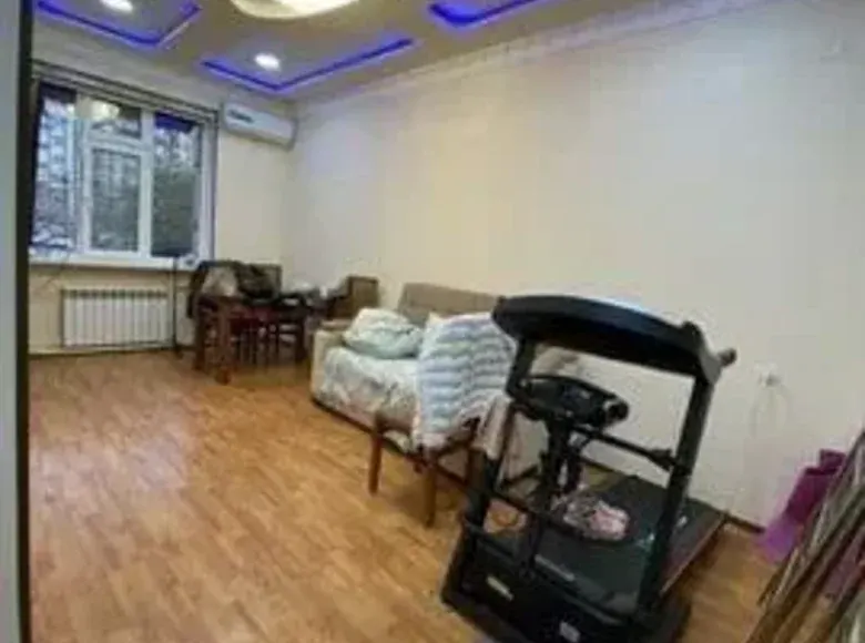 Sotiladi 2 xonali kvartira, 50 m², 1/7 qavat — Toshkent shahri