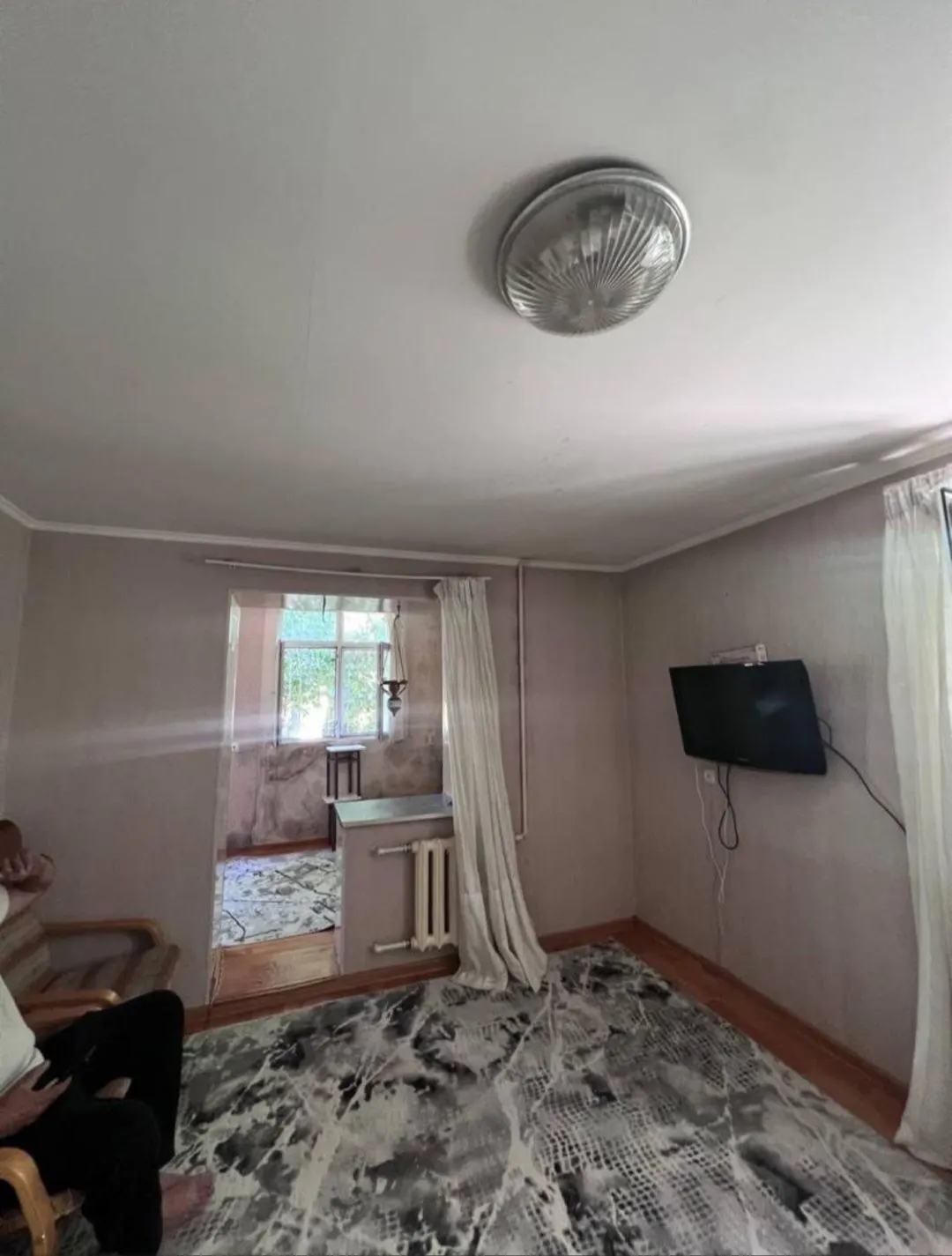 Продаётся 1-комнатная квартира, 42 м², 1/4 этаж — Чиланзарский район
