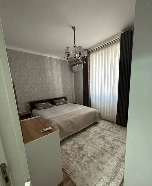 Сдаётся 4-комнатная квартира, 100 м², 8/8 этаж — Мирабадский район