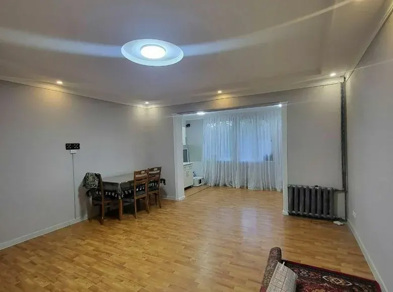 Сотилади 2 хонали квартира, 52 м², 1/9 қават — Мирзо Улуғбек тумани