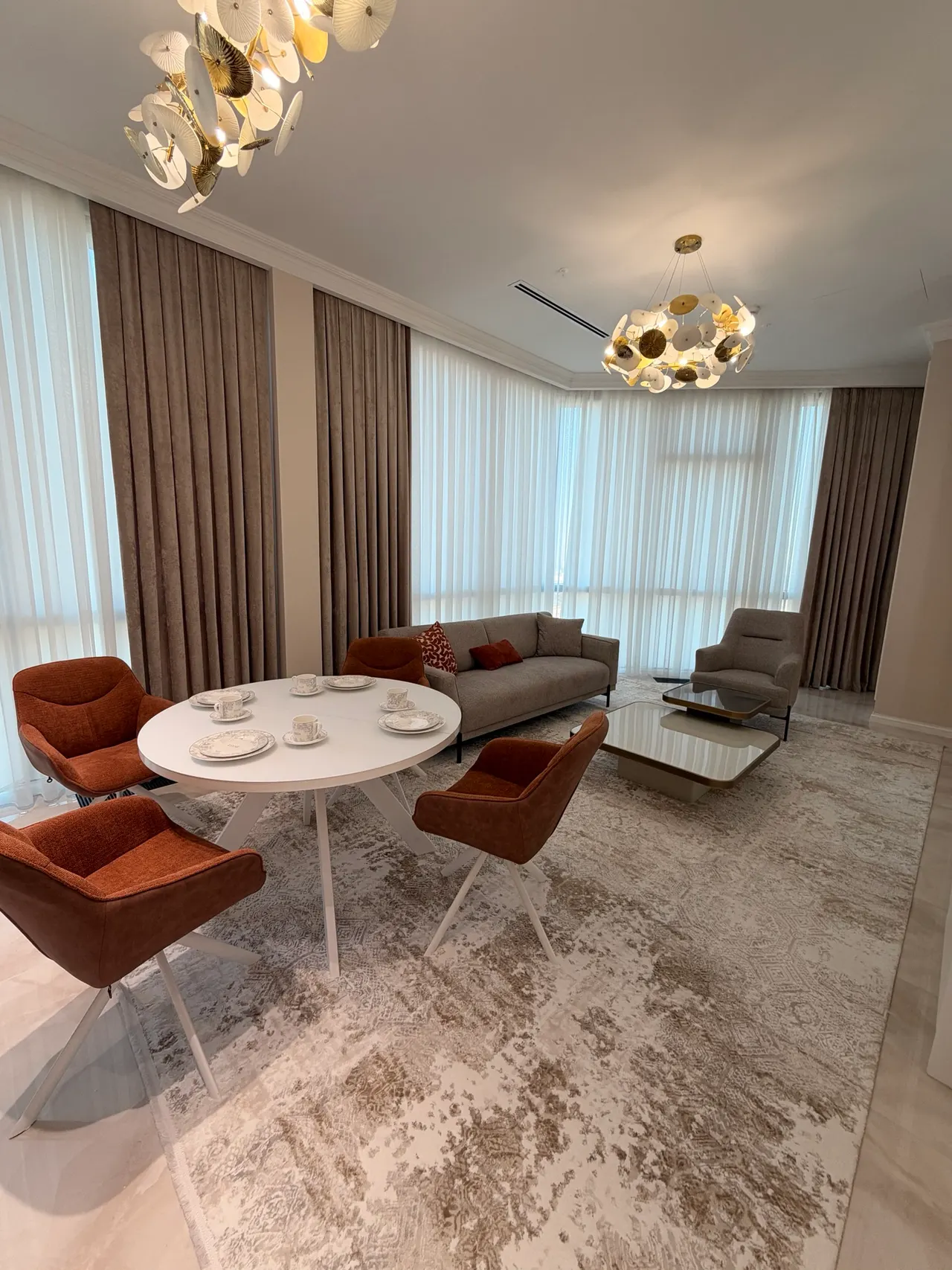 Ижарага берилади 2 хонали квартира, 54 м², 19/48 қават — Яккасарой тумани