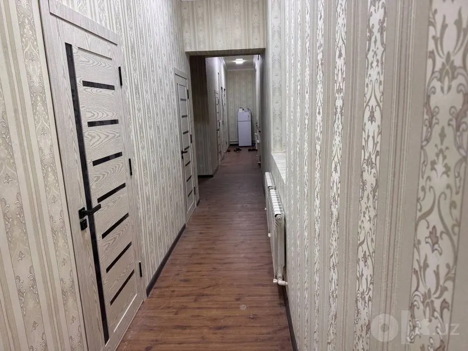 Сдаётся 11-комнатная квартира, 500 м², 1/1 этаж — Сергелийский район