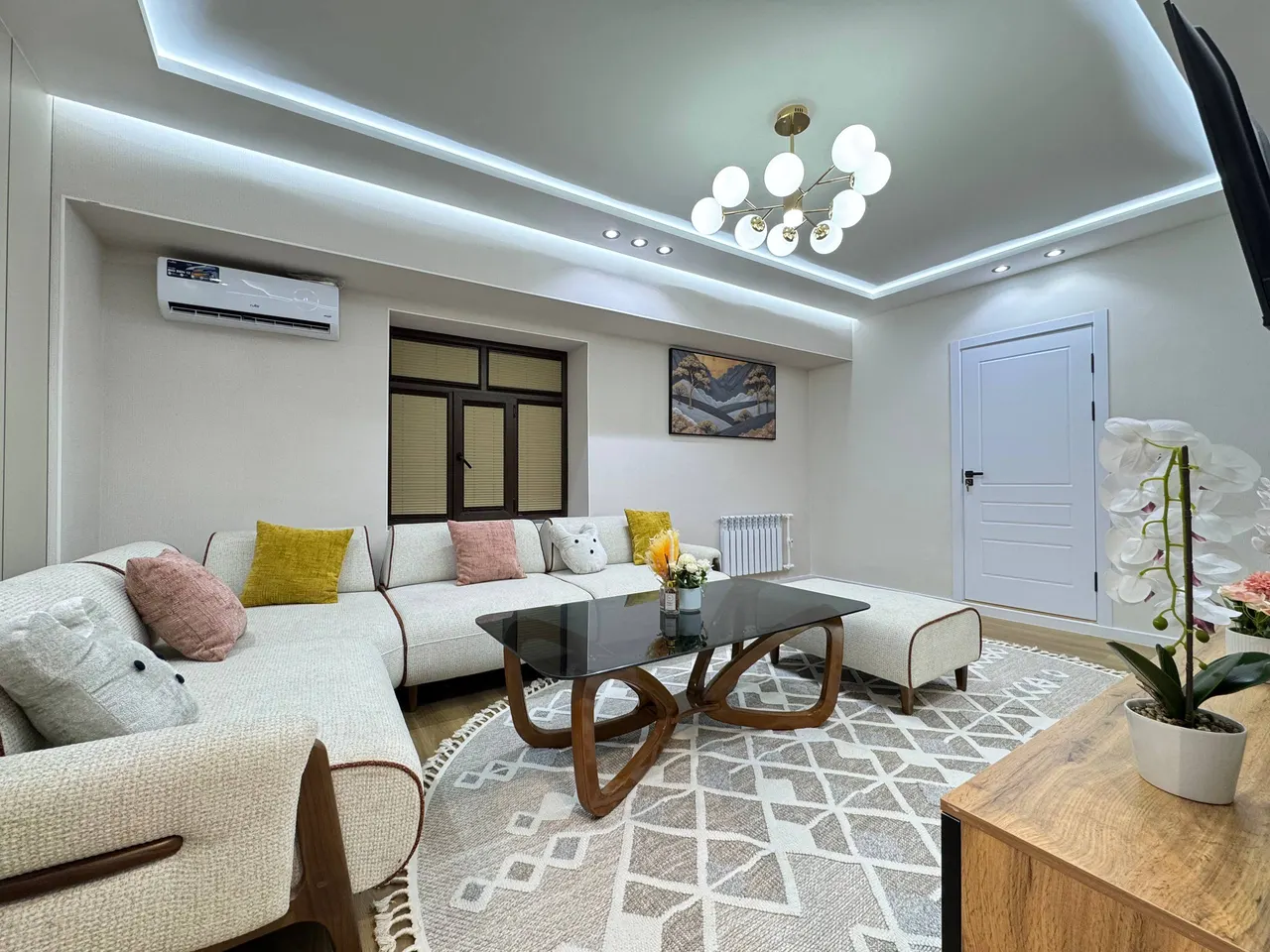 Продаётся 1-комнатная квартира, 42 м², 2/4 этаж — Юнусабадский район