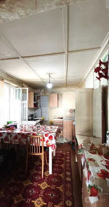 Сотилади 3 хонали ҳовли уй, 4,8 сотих, 70 м², 1 қаватли — Сергели тумани