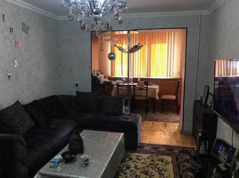 Sotiladi 3 xonali kvartira, 70 m², 3/5 qavat — Mirzo Ulugʻbek tumani