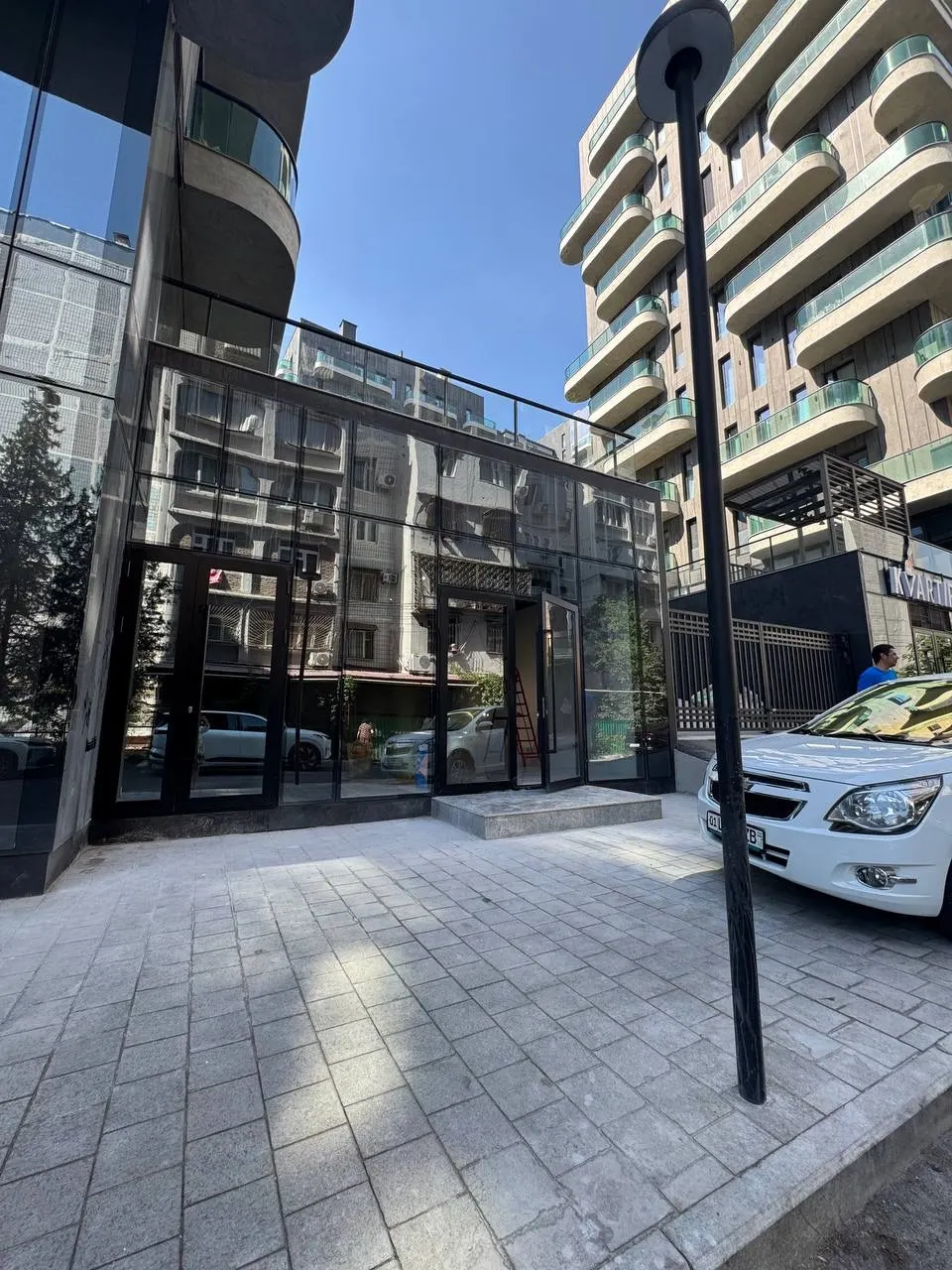 Ижарага берилади тижорат биноси, 200 м², 1/1 қават — Миробод тумани