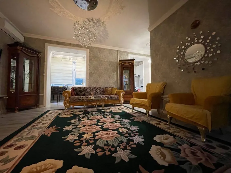 Сдаётся 3-комнатная квартира, 77 м², 4/5 этаж — Яккасарайский район