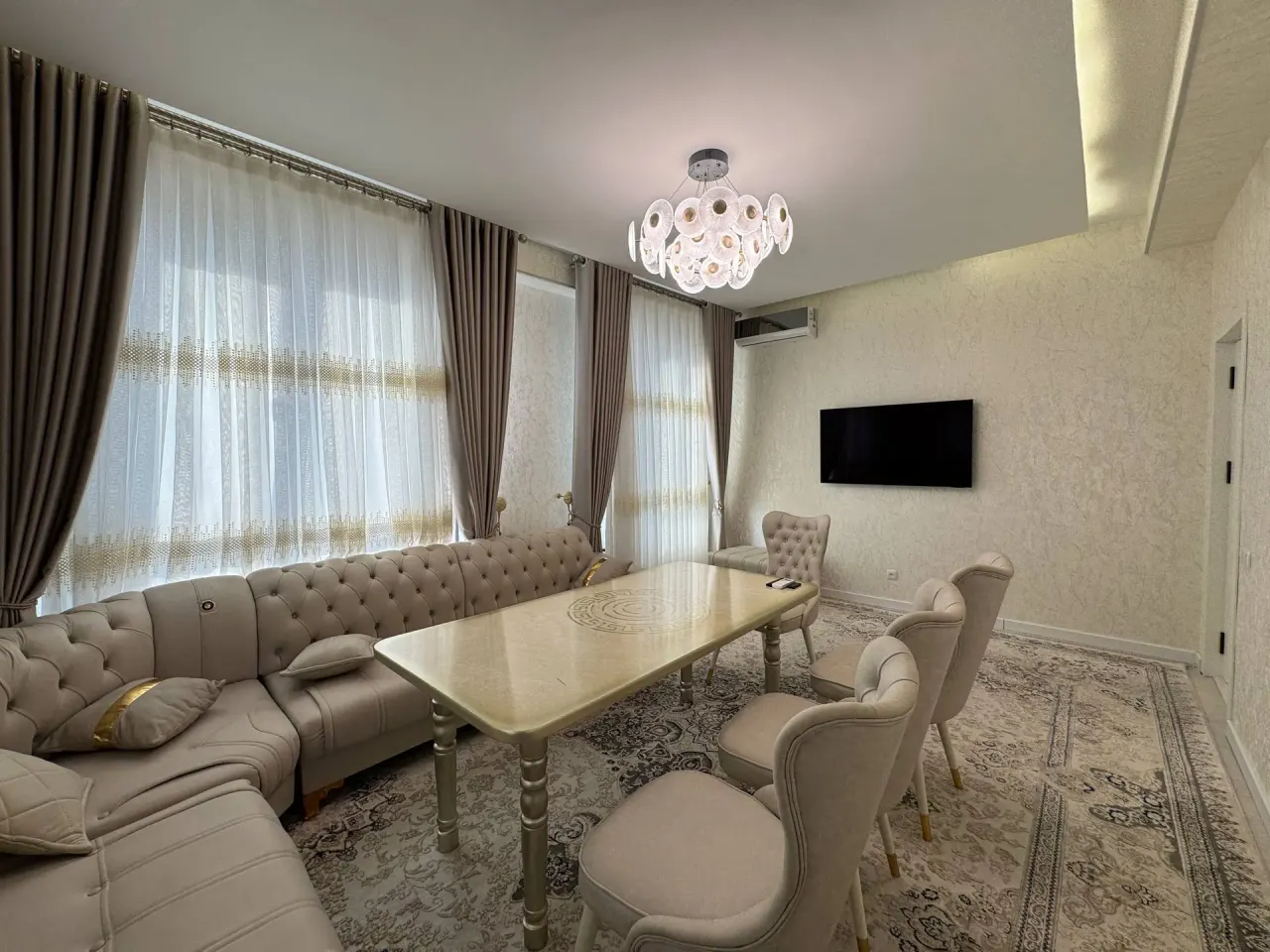 Продаётся 3-комнатная квартира, 89 м², 10/14 этаж — Яккасарайский район