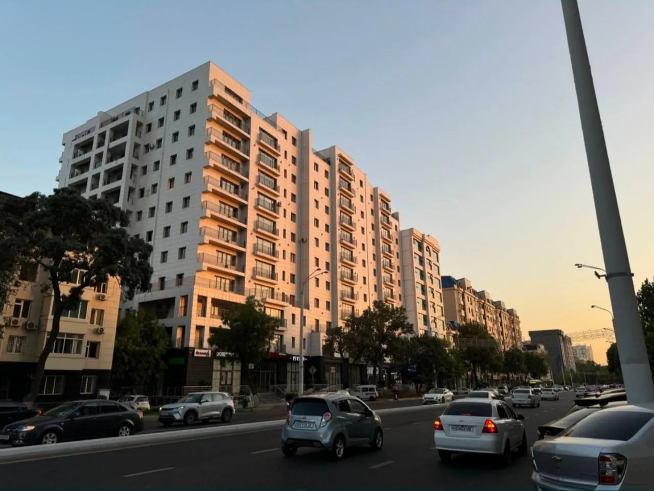 Продаётся 4-комнатная квартира, 155 м², 12/12 этаж — Яккасарайский район