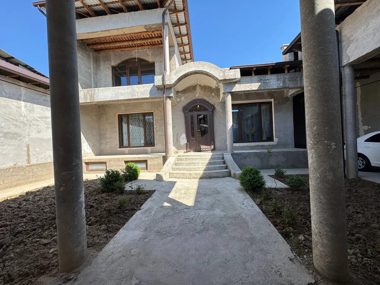 Sotiladi hovli uy, 6 sotix, 2 qavatli — Toshkent tumani