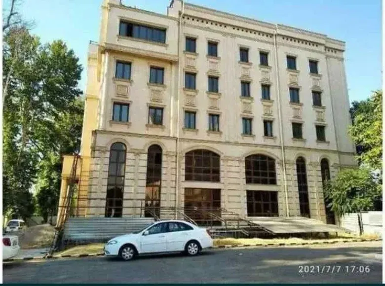 Сотилади тижорат биноси, 4200 м² — Юнусобод тумани