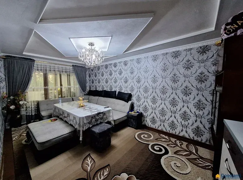 Сотилади 4 хонали квартира, 83 м², 2/9 қават — Мирзо Улуғбек тумани