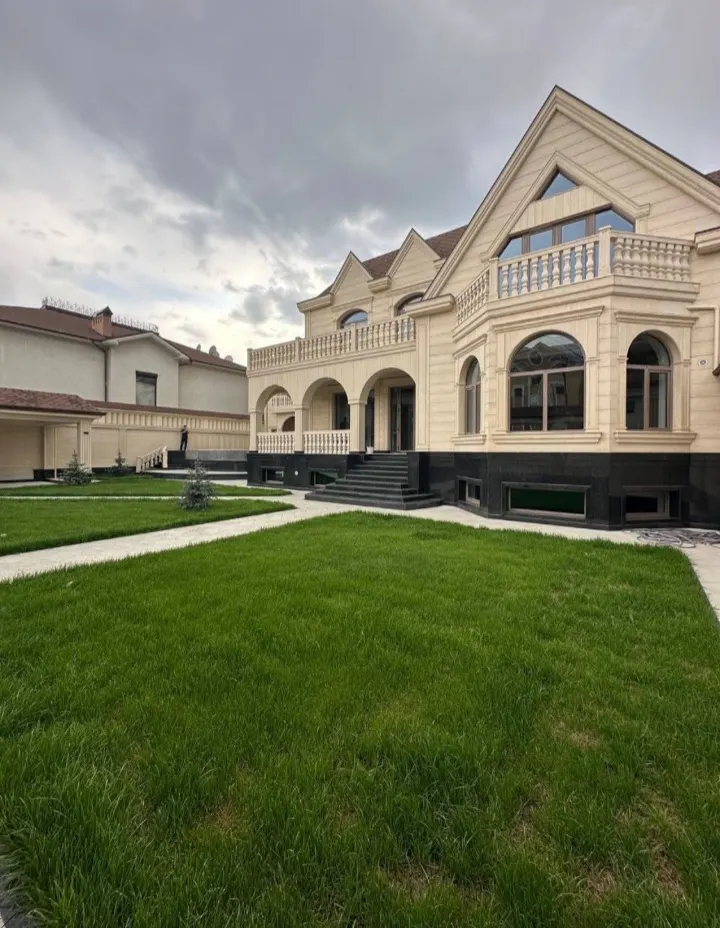 Сотилади 6 хонали ҳовли уй, 9 сотих, 1000 м² — Мирзо Улуғбек тумани