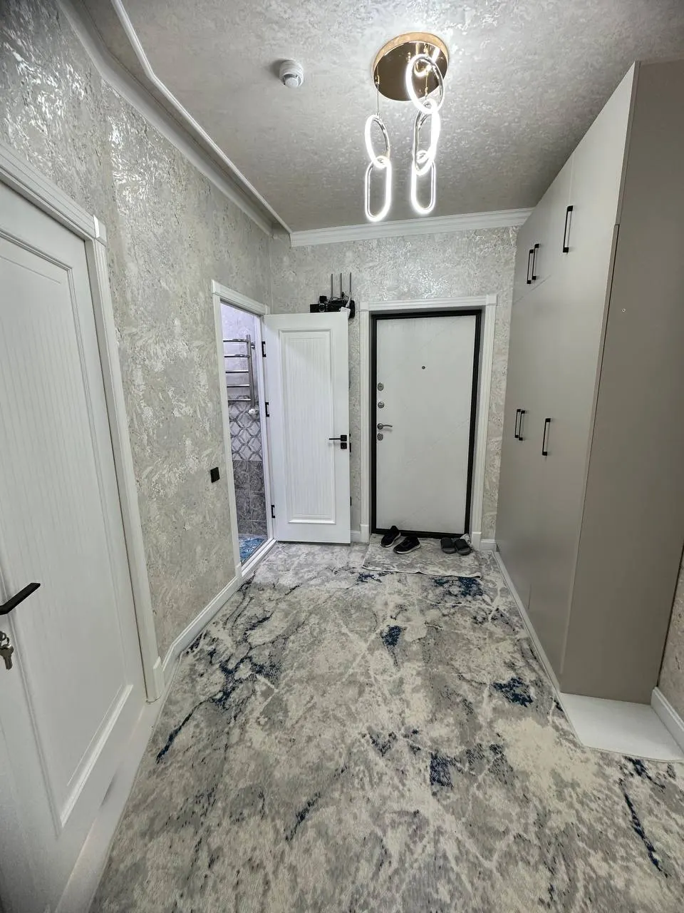 Продаётся 3-комнатная квартира, 70.6 м², 2/16 этаж — Бектемирский район