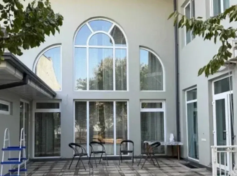 Ijaraga beriladi 6 xonali hovli uy, 6 sotix, 500 m², 2 qavatli — Yashnobod tumani