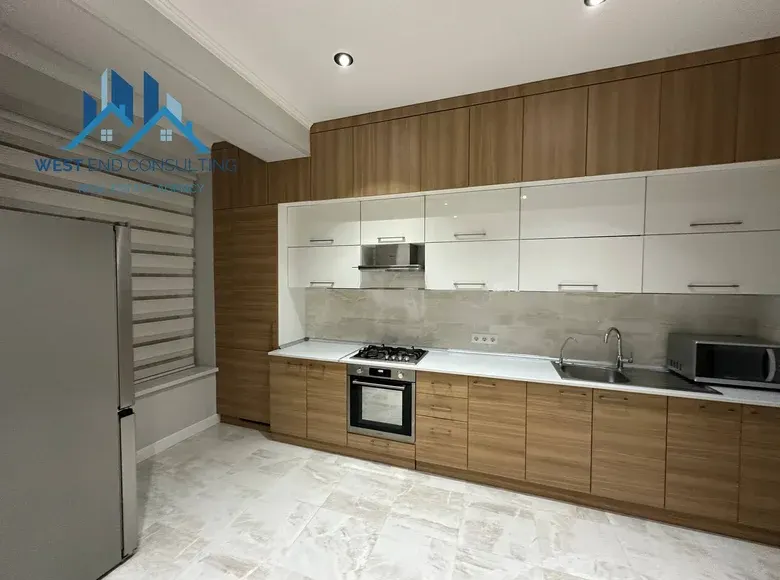 Ijaraga beriladi 5 xonali kvartira, 200 m², 8/9 qavat — Yakkasaroy tumani