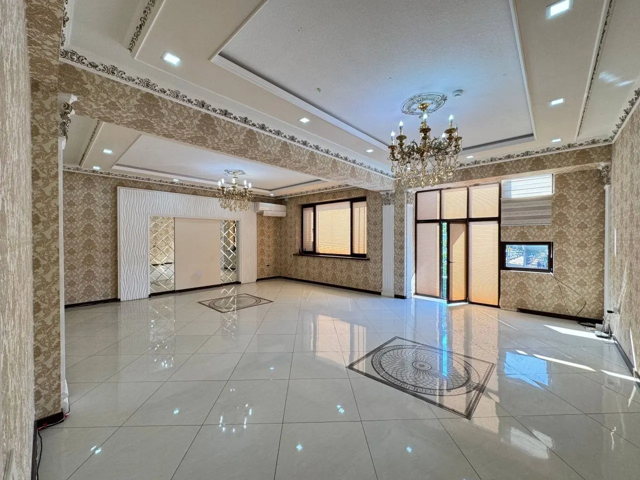 Ijaraga beriladi tijorat binosi, 385 m² — Yakkasaroy tumani