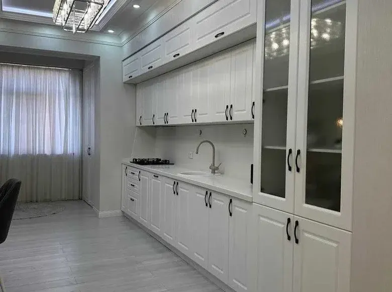 Сдаётся 4-комнатная квартира, 130 м², 6/8 этаж — Мирабадский район